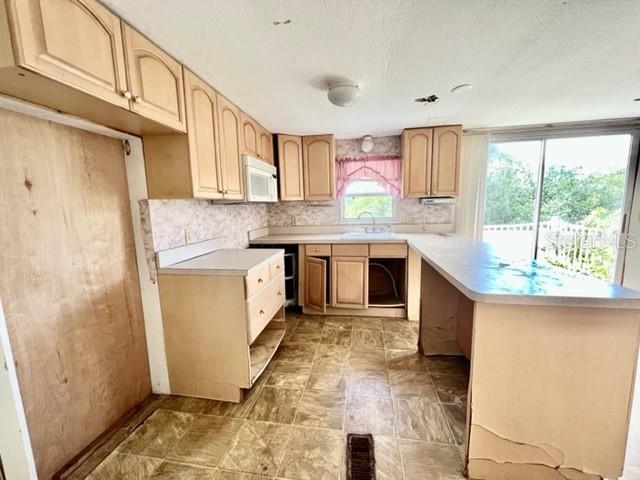 6825 EDGEWATER DR, NEW PORT RICHEY, FL, 34652