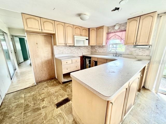 6825 EDGEWATER DR, NEW PORT RICHEY, FL, 34652