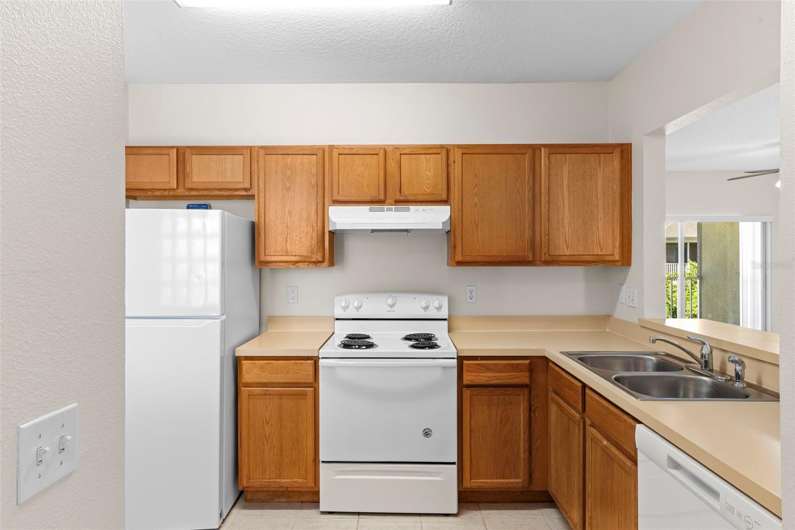 6413 HOLLYDALE PL #202, RIVERVIEW, FL, 33578