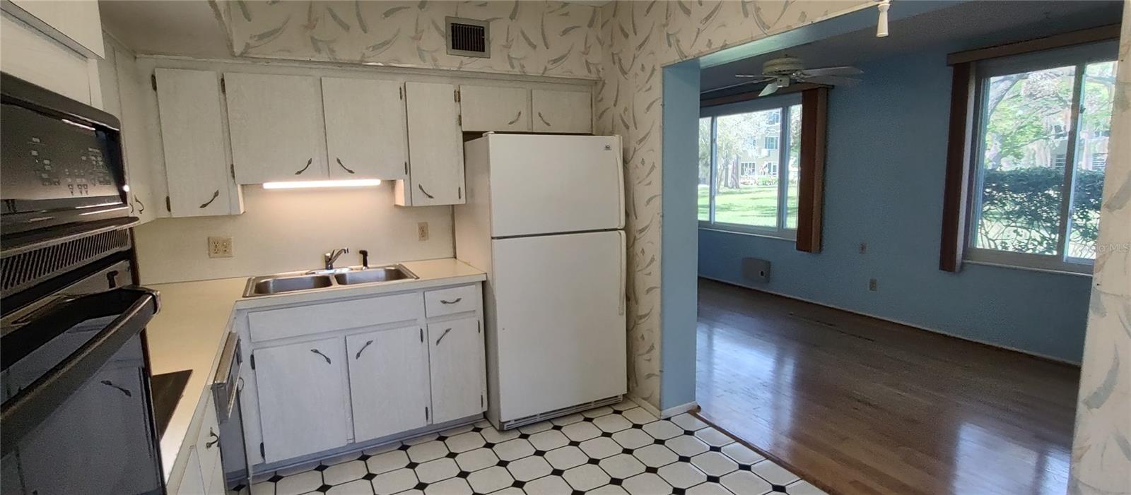 2402 ECUADORIAN WAY #20, CLEARWATER, FL, 33763
