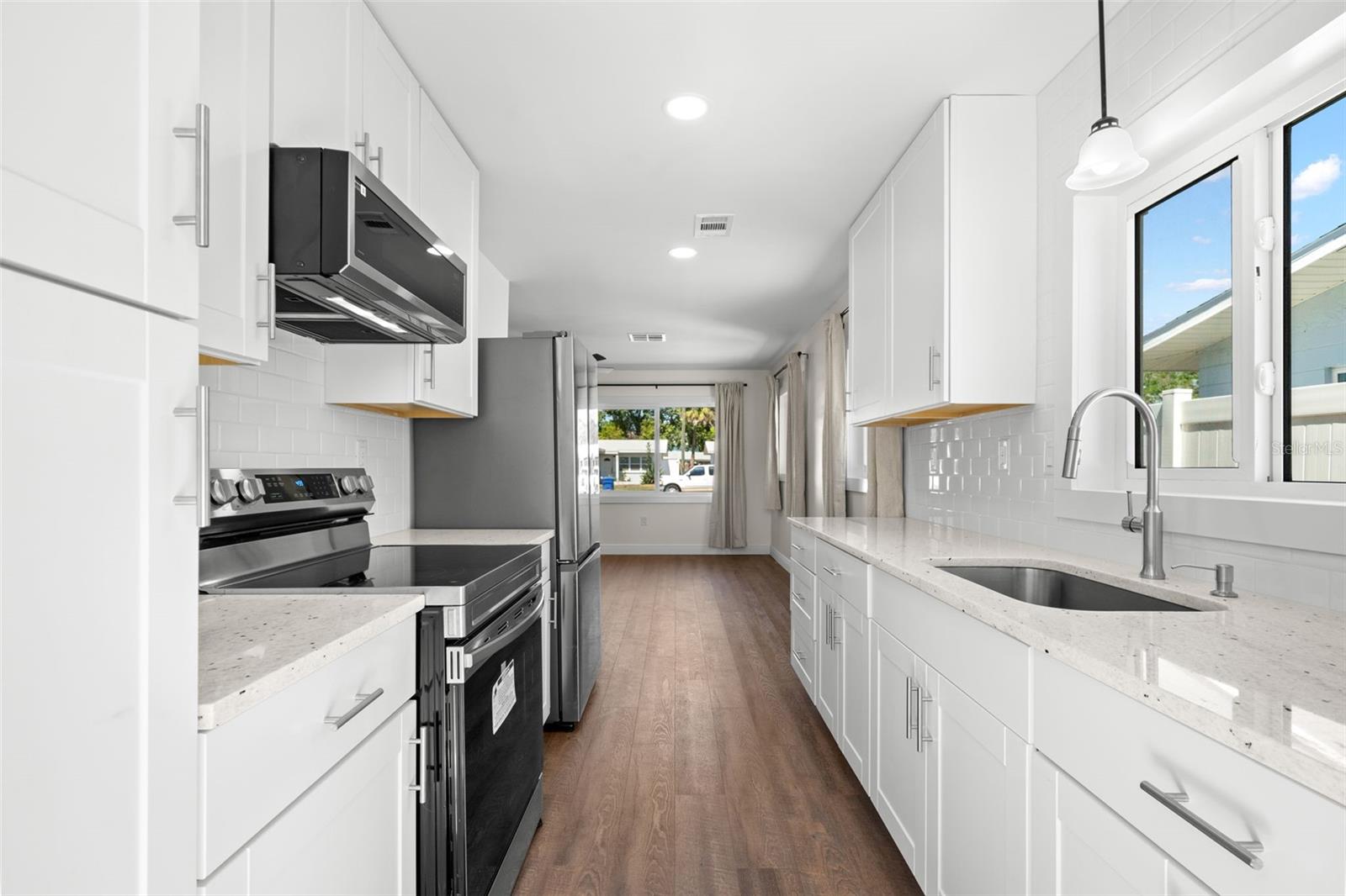 185 38TH AVE SE, ST PETERSBURG, FL, 33705