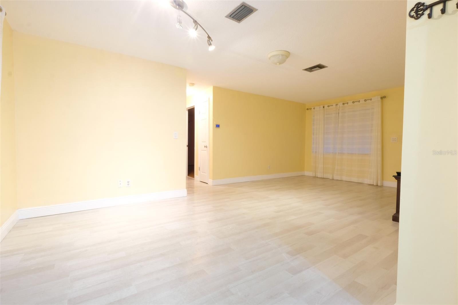 2118 NE COACHMAN RD, CLEARWATER, FL, 33765