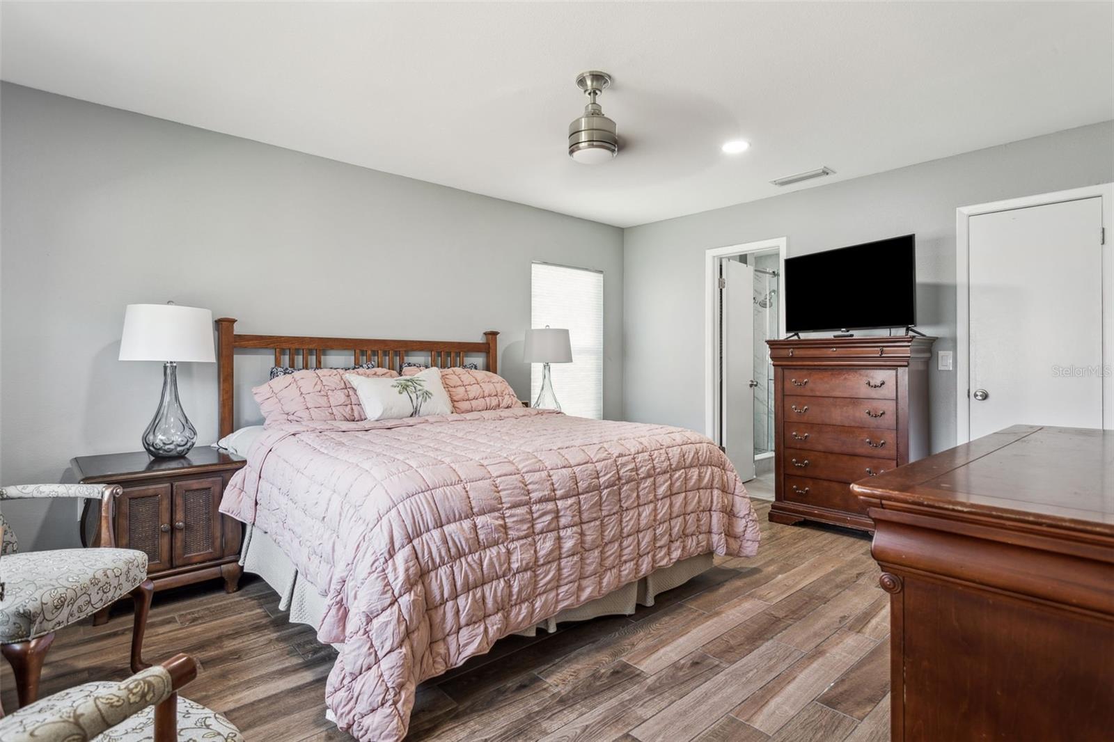 11012 ASHBOURNE CIR, TAMPA, FL, 33624