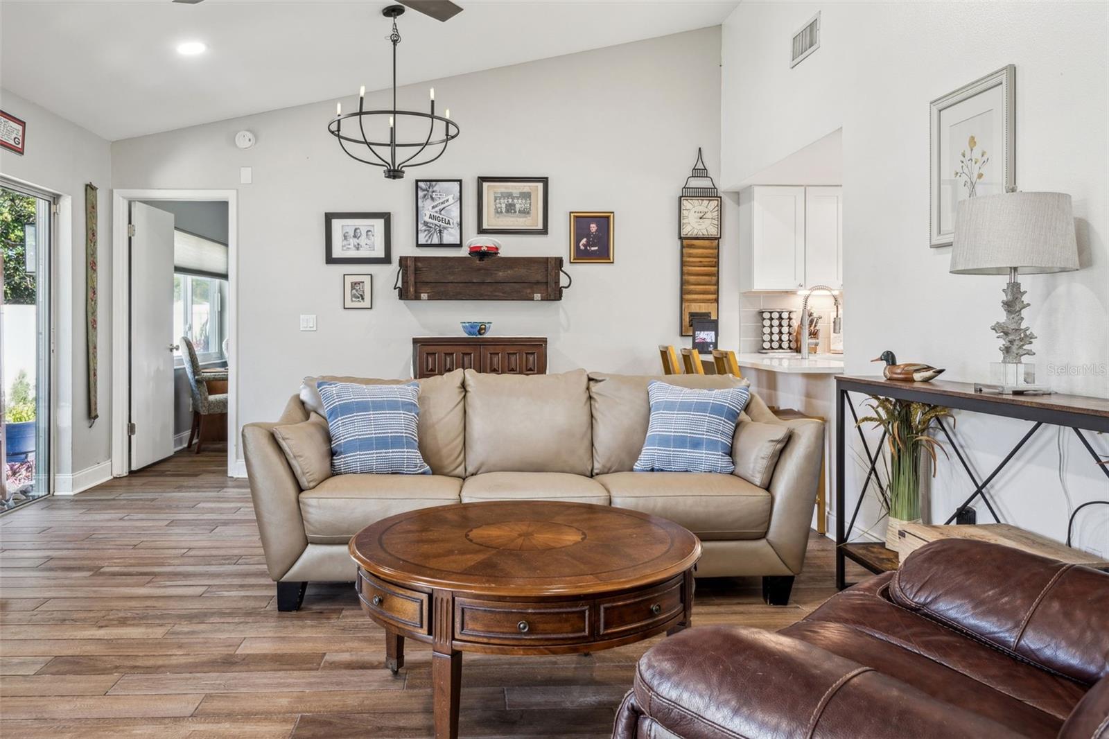11012 ASHBOURNE CIR, TAMPA, FL, 33624