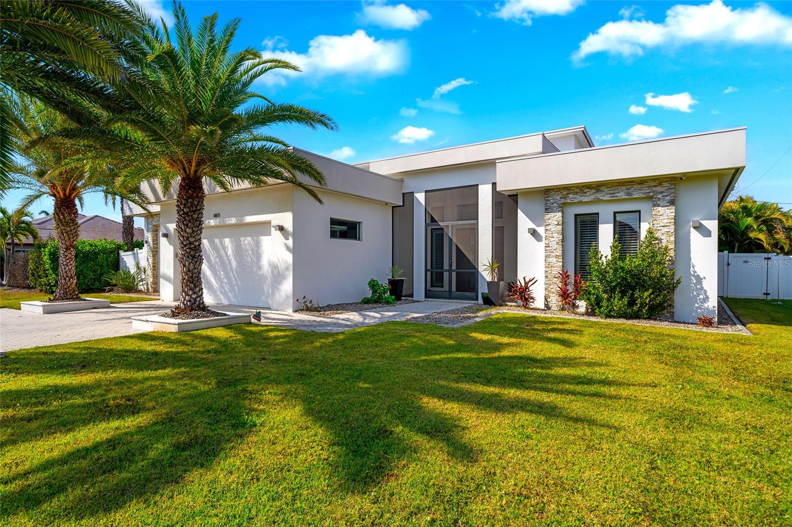 1815 CAPE CORAL PKWY W, CAPE CORAL, FL, 33914