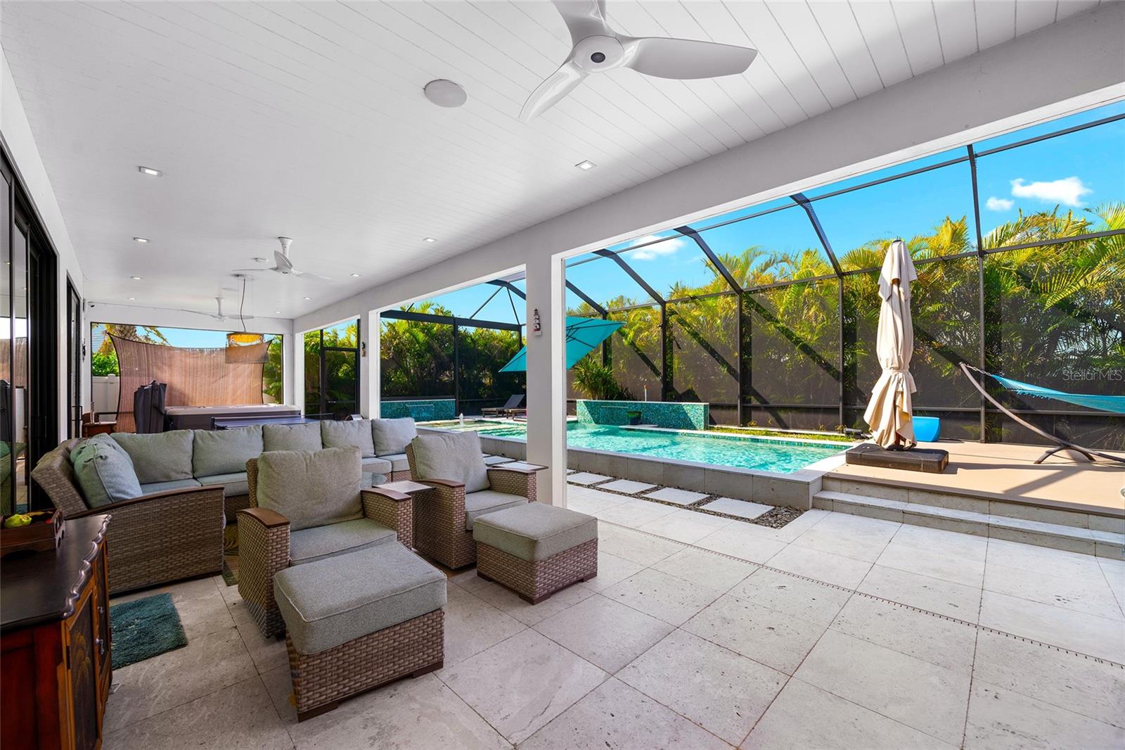 1815 CAPE CORAL PKWY W, CAPE CORAL, FL, 33914