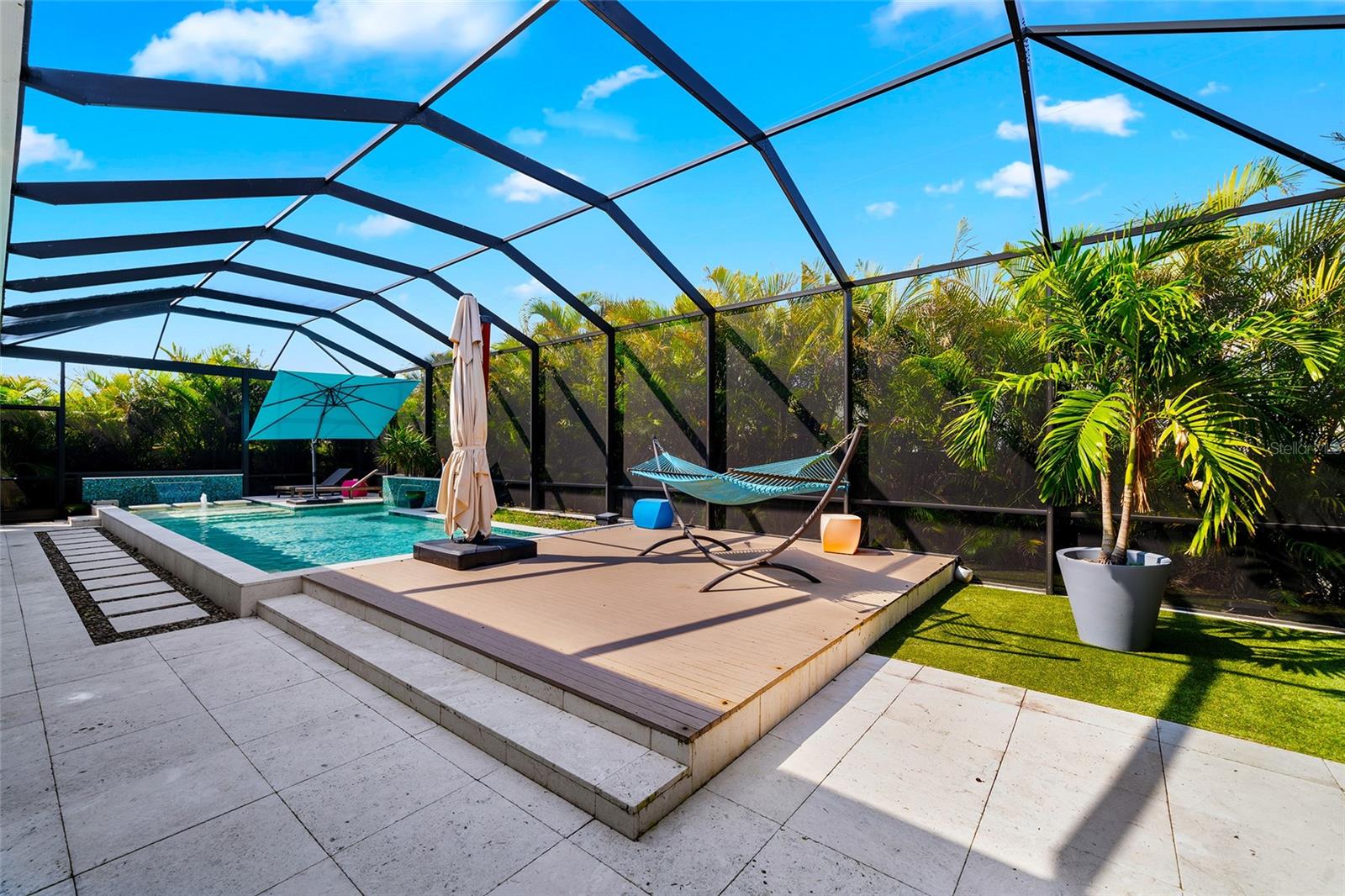 1815 CAPE CORAL PKWY W, CAPE CORAL, FL, 33914