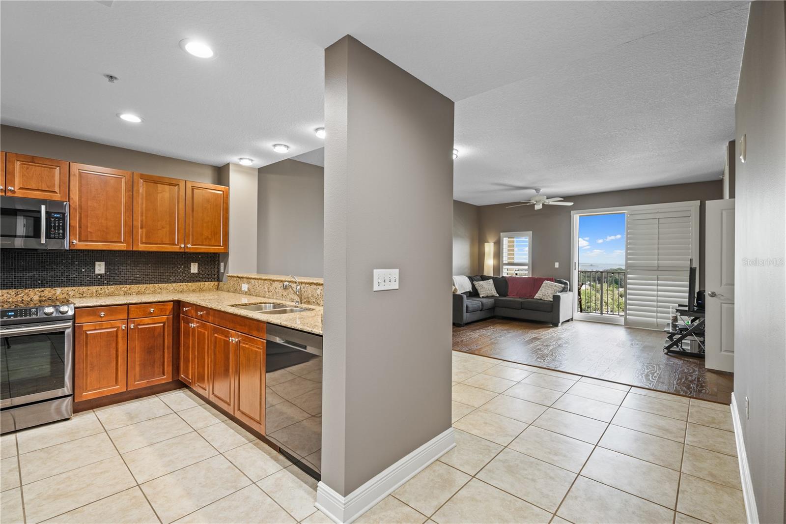 628 CLEVELAND ST #1208, CLEARWATER, FL, 33755