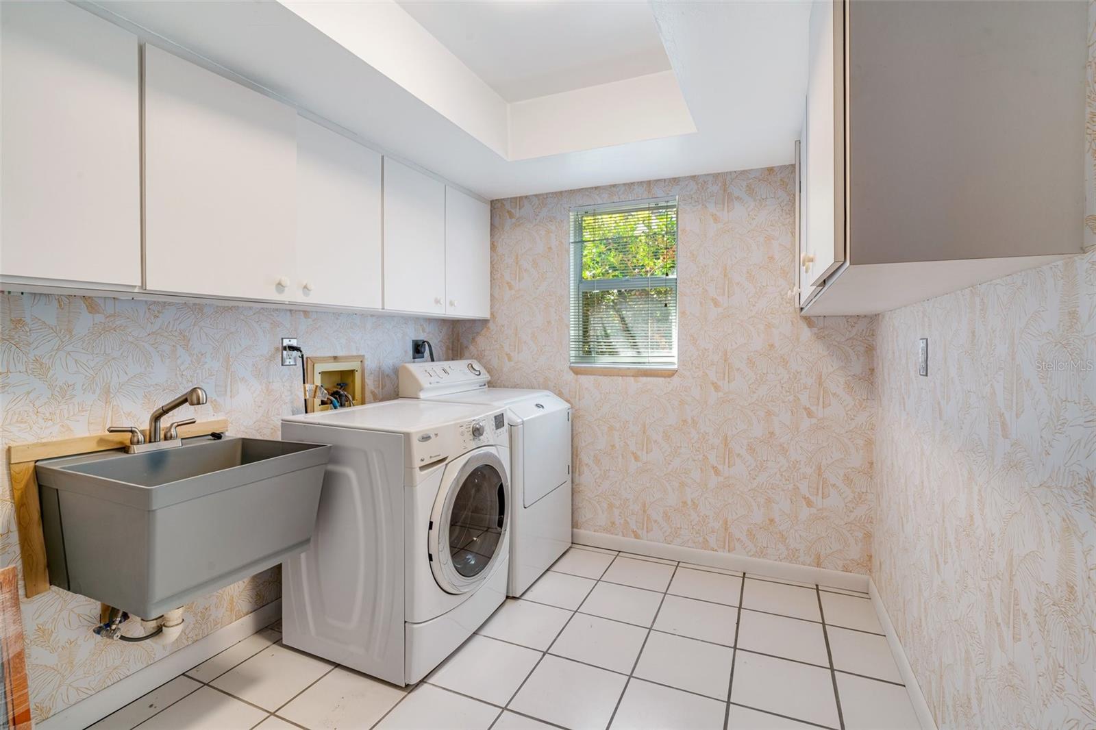 3913 SE 19TH AVE, CAPE CORAL, FL, 33904