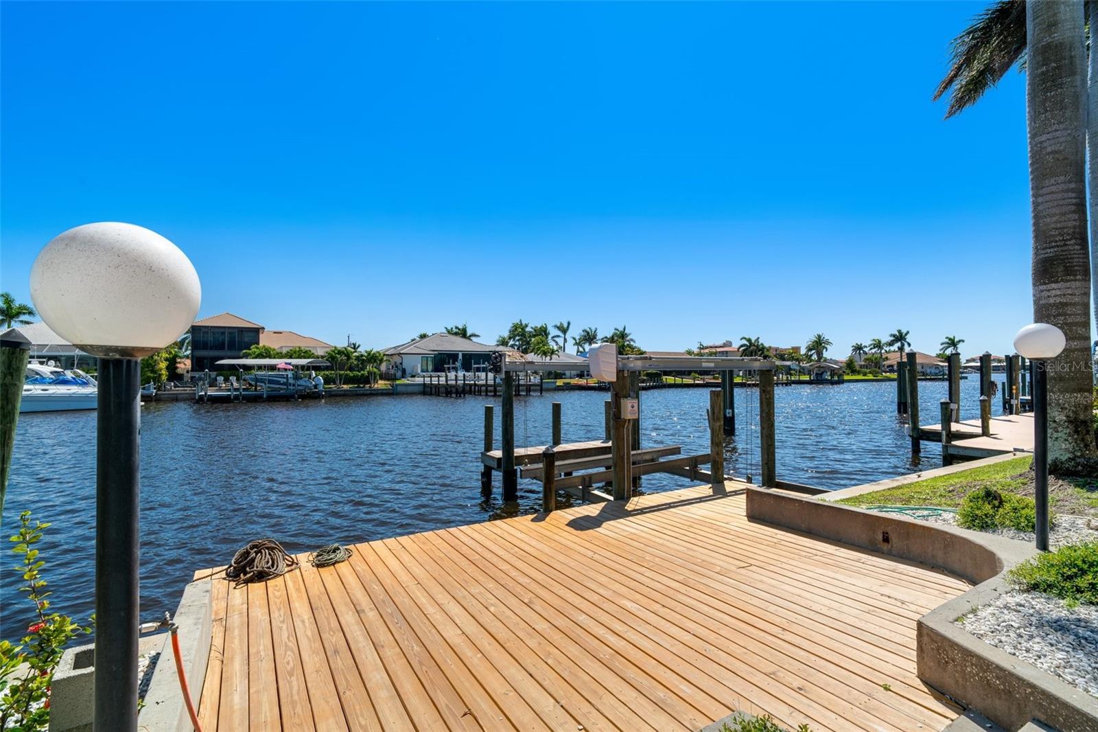 3913 SE 19TH AVE, CAPE CORAL, FL, 33904