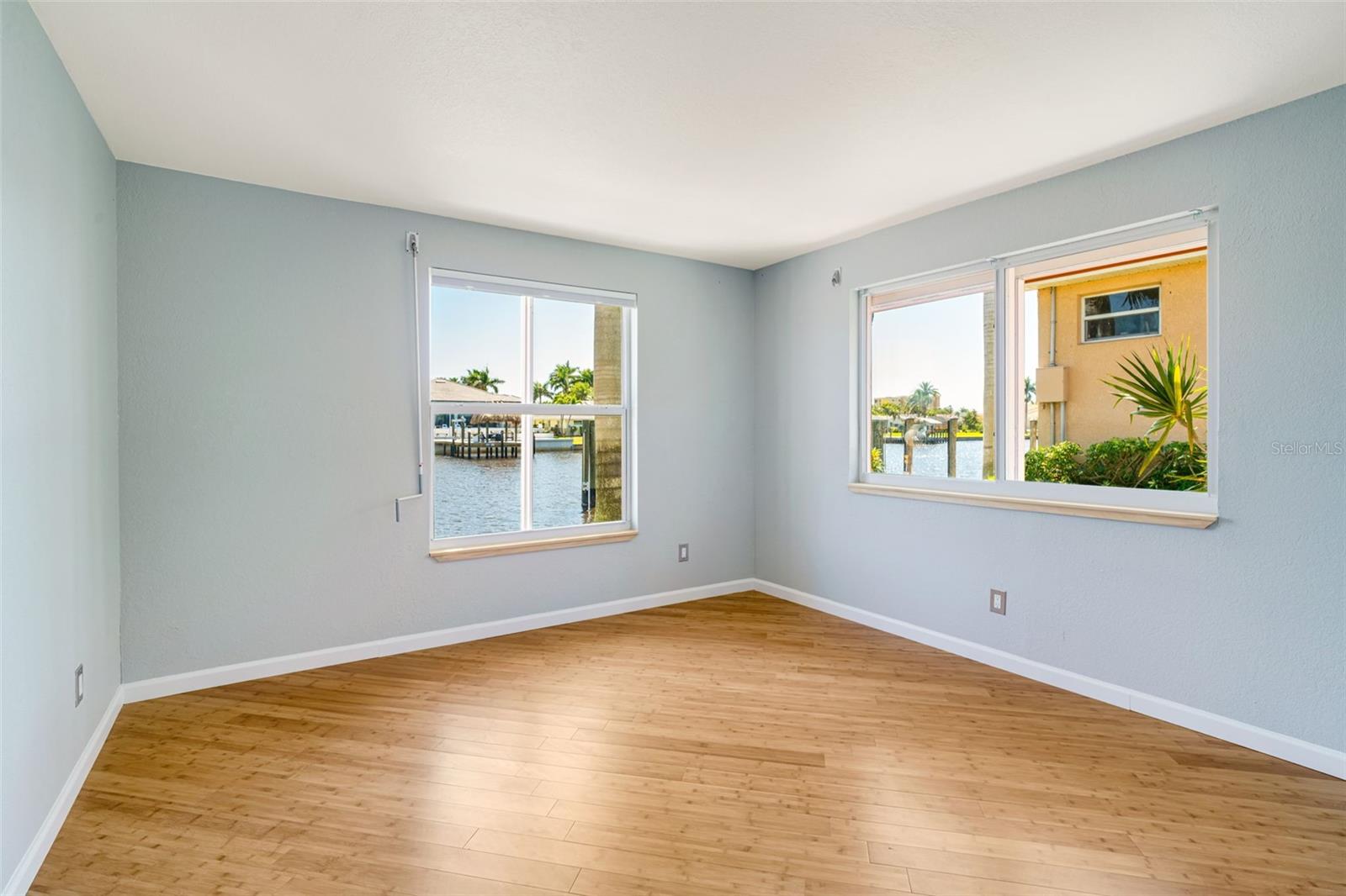 3913 SE 19TH AVE, CAPE CORAL, FL, 33904