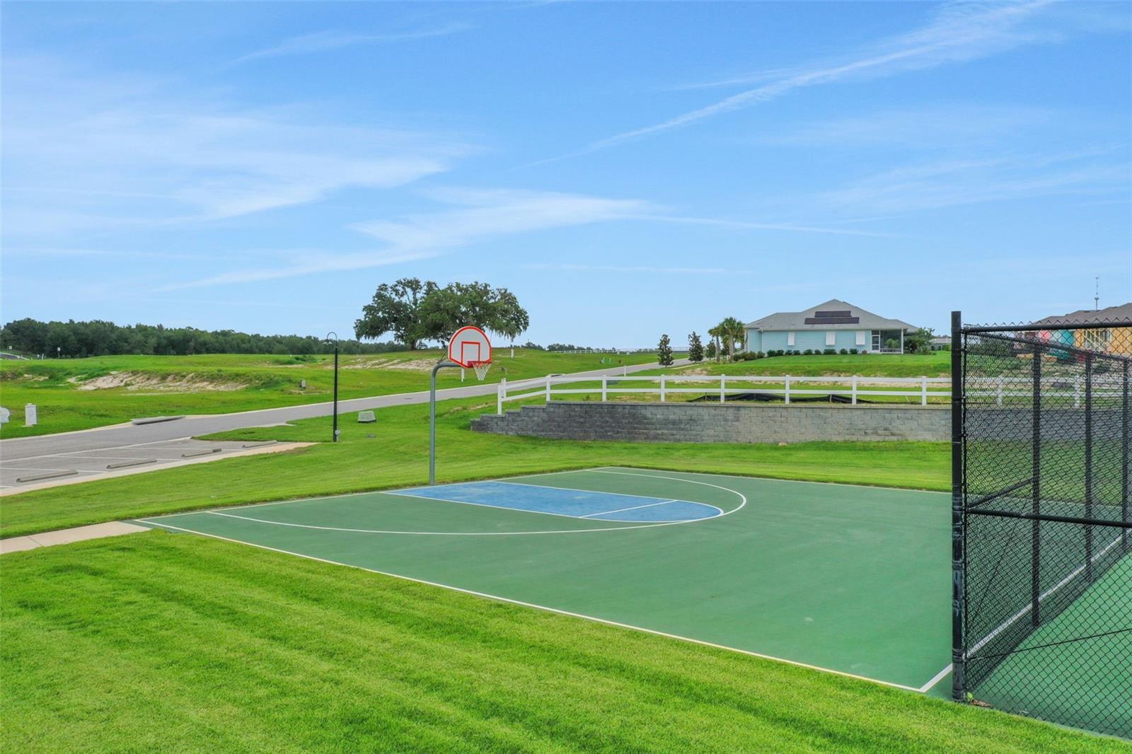 990 FIESTA KEY CIR, LADY LAKE, FL, 32159