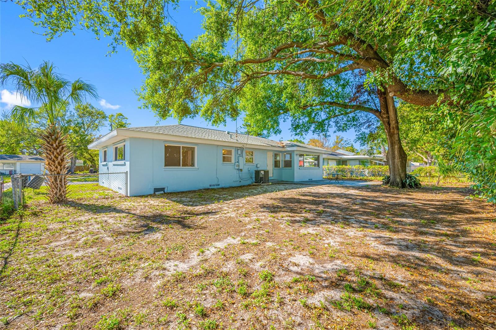1431 KINGS HWY, CLEARWATER, FL, 33755