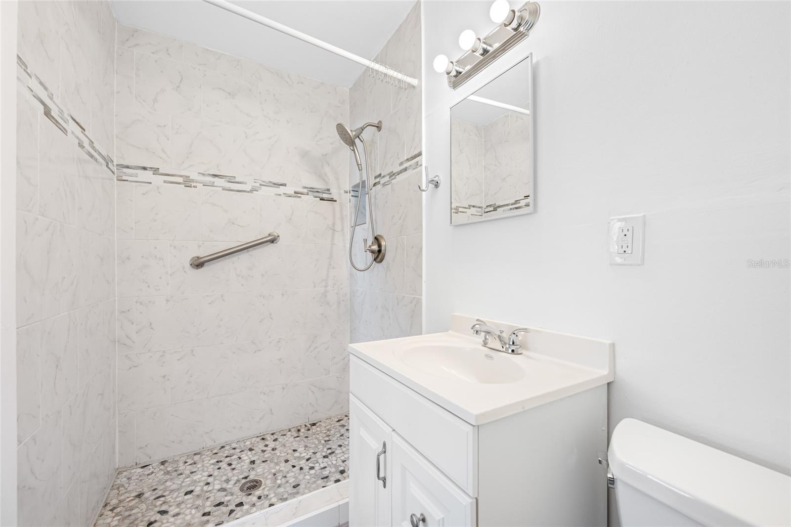 1431 KINGS HWY, CLEARWATER, FL, 33755
