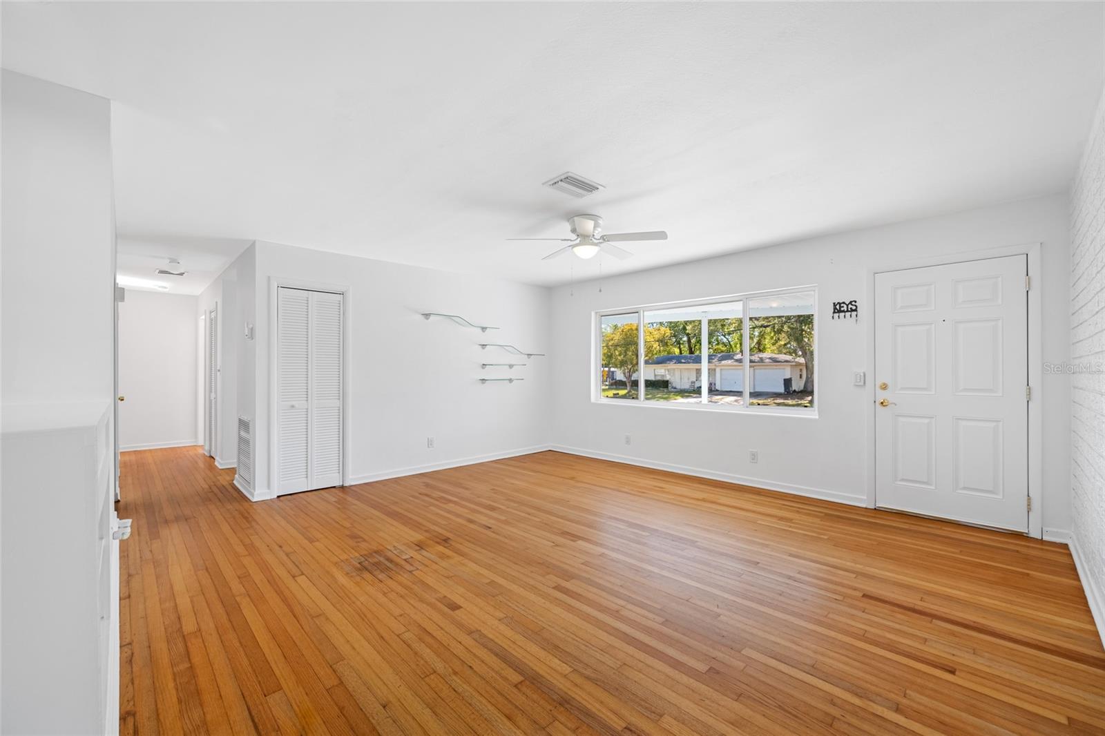 1431 KINGS HWY, CLEARWATER, FL, 33755