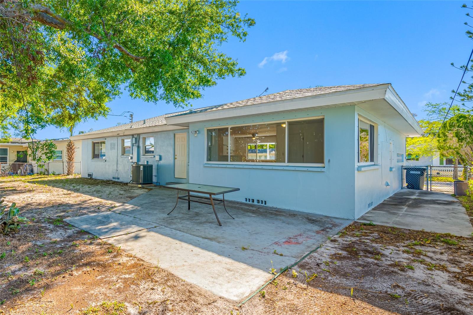 1431 KINGS HWY, CLEARWATER, FL, 33755