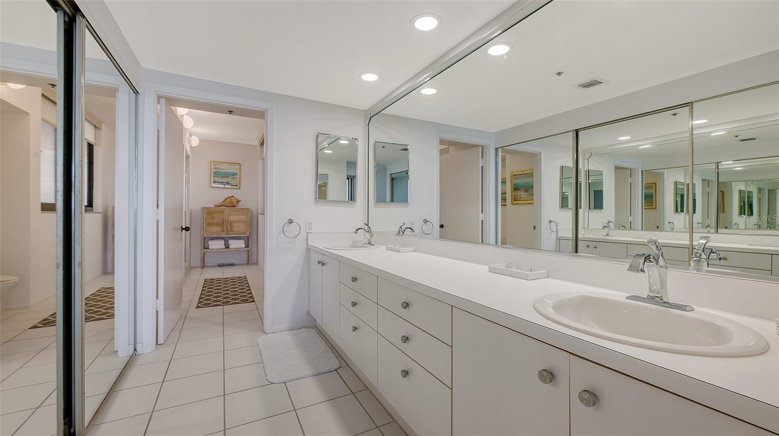 2020 HARBOURSIDE DR #454, LONGBOAT KEY, FL, 34228