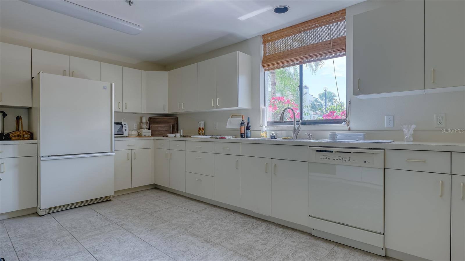 2020 HARBOURSIDE DR #454, LONGBOAT KEY, FL, 34228