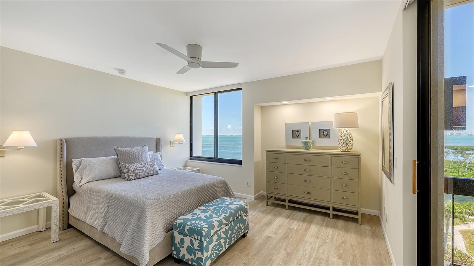 2020 HARBOURSIDE DR #454, LONGBOAT KEY, FL, 34228