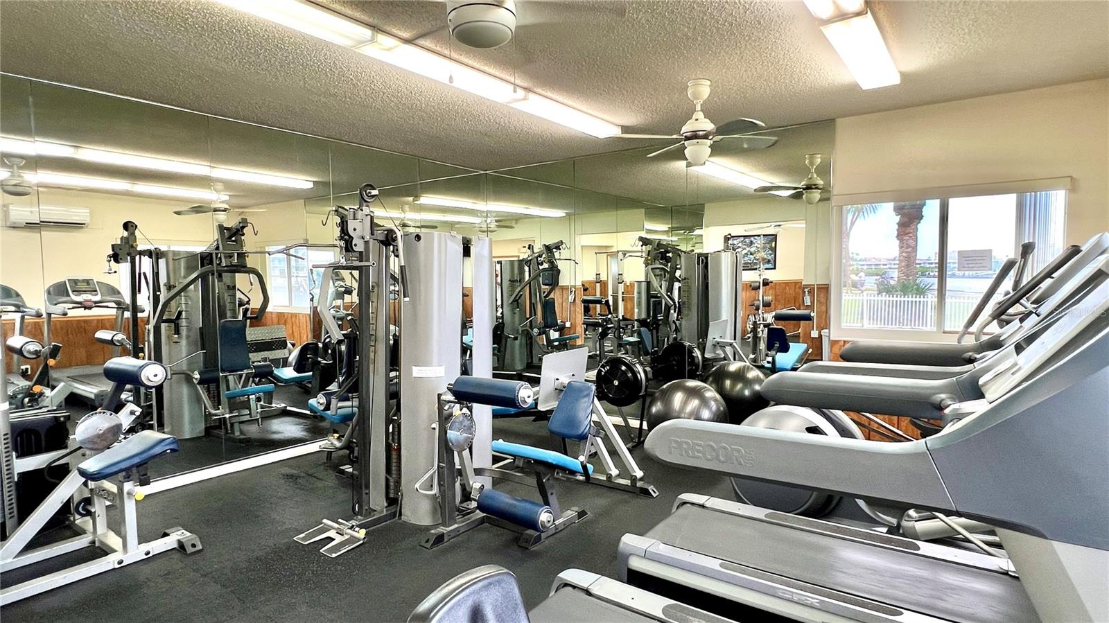 10215 REGAL DR #19, LARGO, FL, 33774