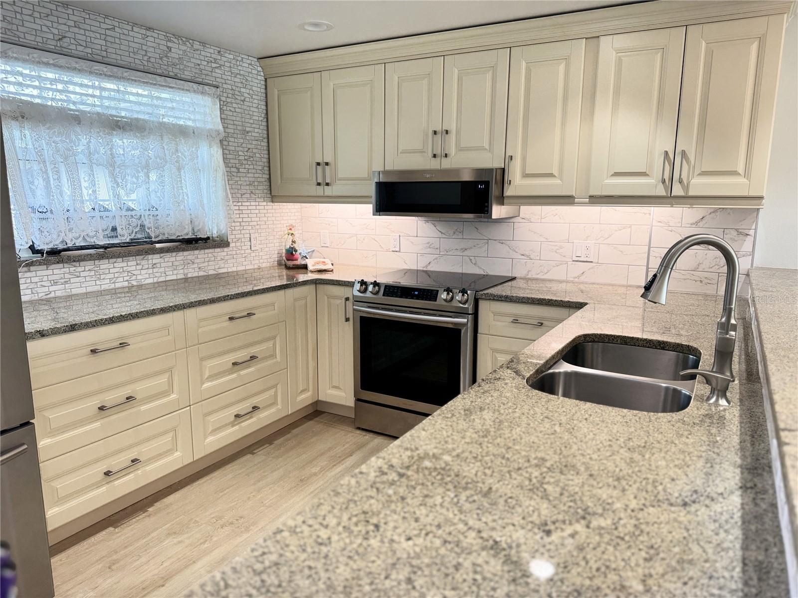 10215 REGAL DR #19, LARGO, FL, 33774