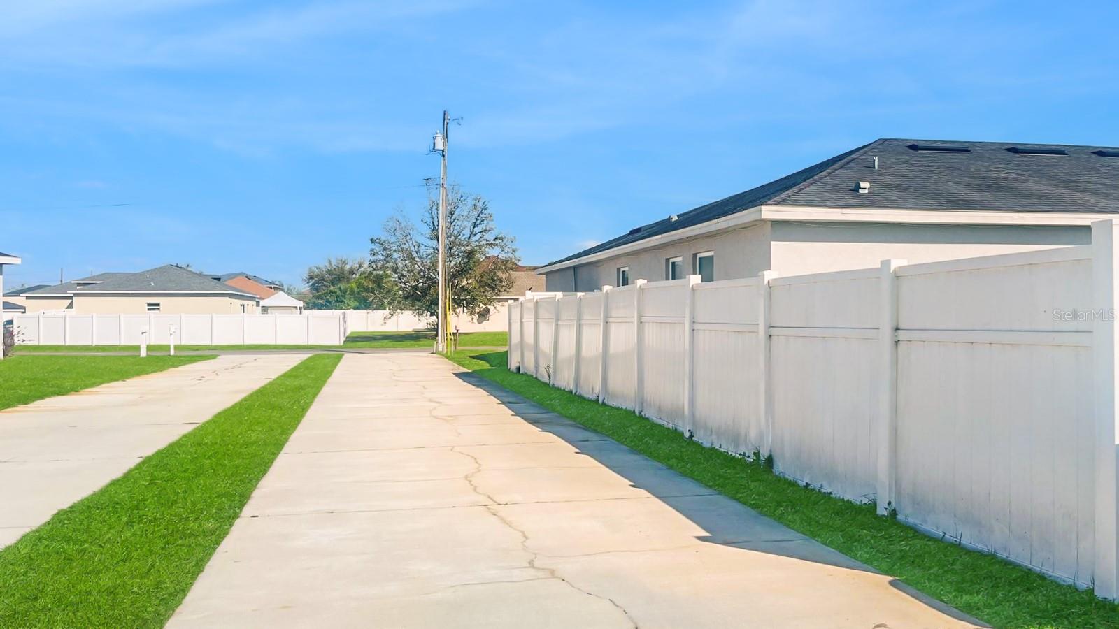 465 BRITTEN DR, KISSIMMEE, FL, 34758