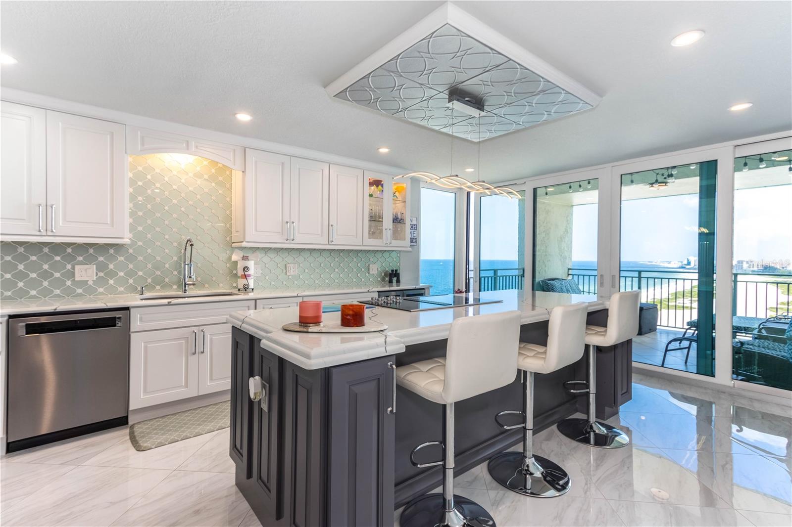 1390 GULF BLVD #PH 2, CLEARWATER BEACH, FL, 33767