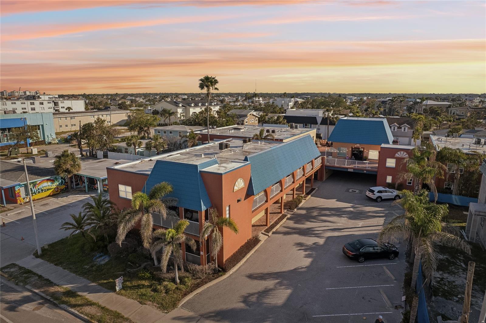 17035 GULF BLVD #202, NORTH REDINGTON BEACH, FL, 33708
