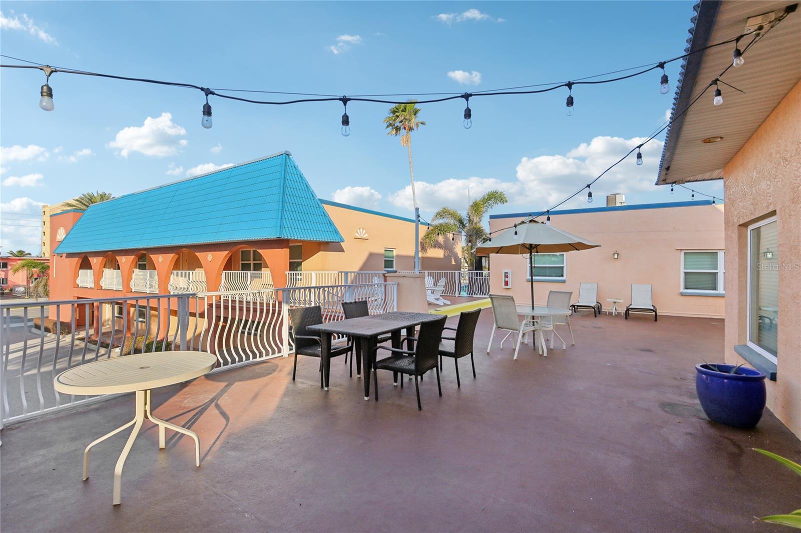 17035 GULF BLVD #202, NORTH REDINGTON BEACH, FL, 33708
