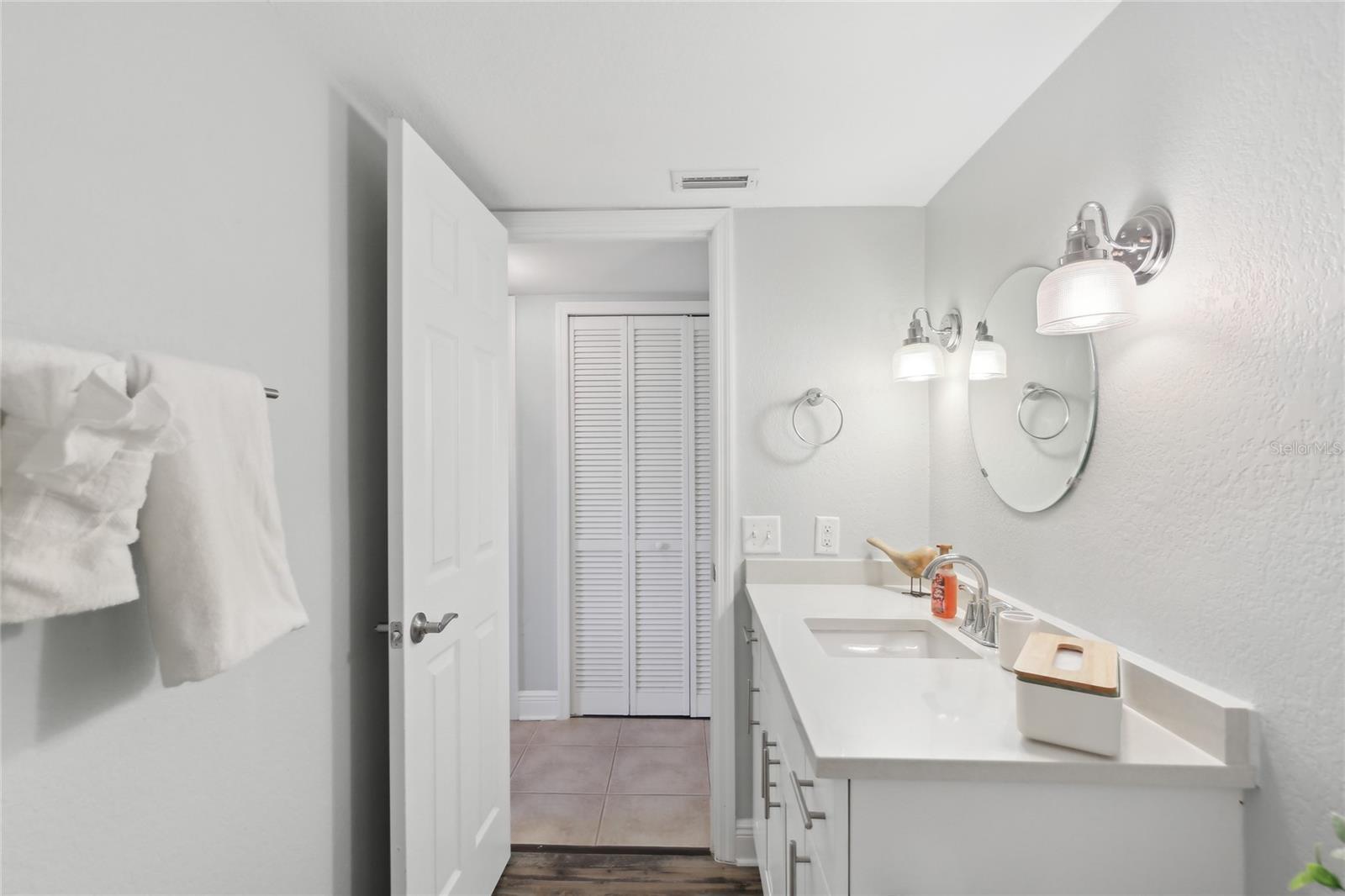 17035 GULF BLVD #202, NORTH REDINGTON BEACH, FL, 33708
