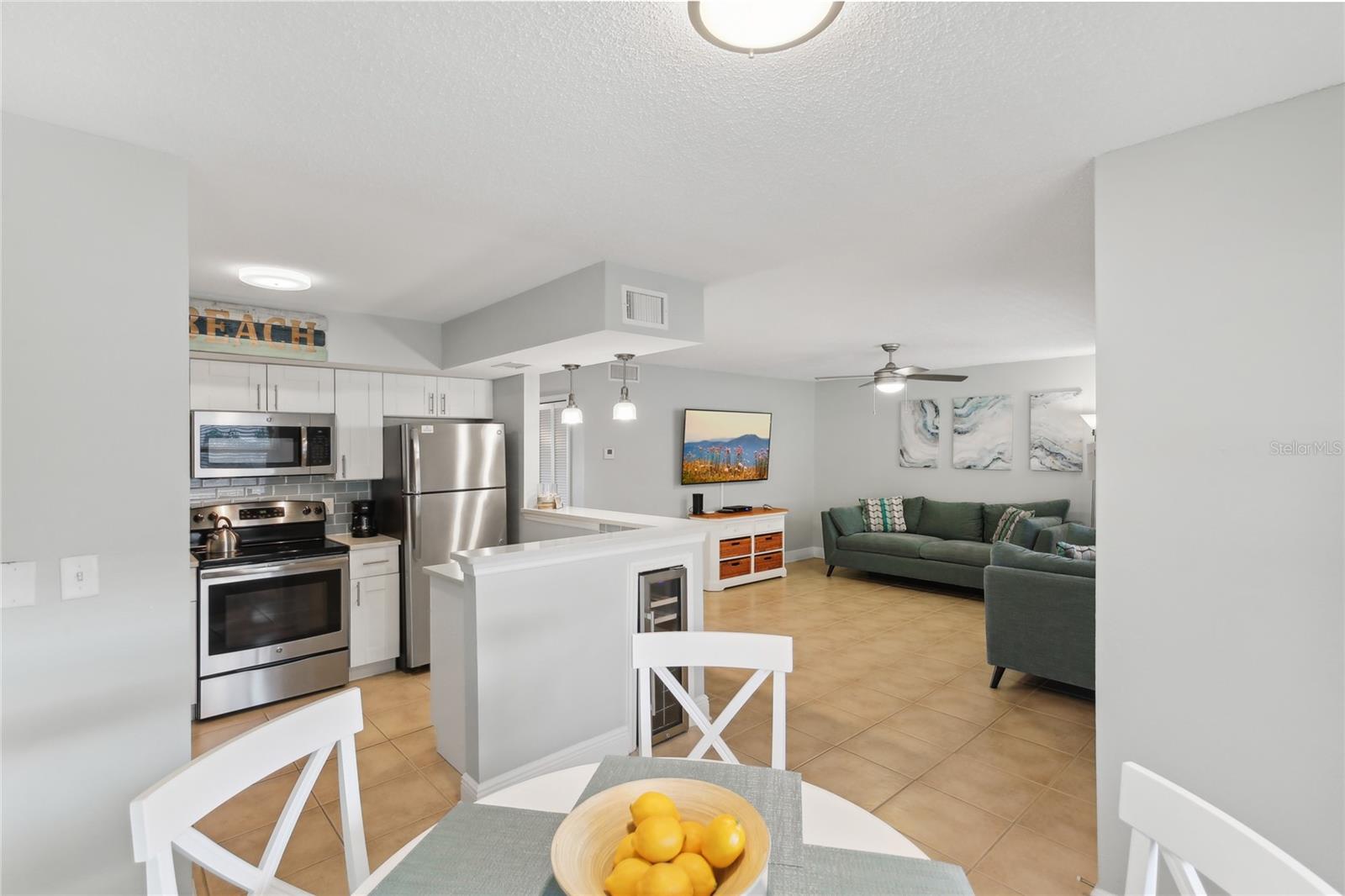 17035 GULF BLVD #202, NORTH REDINGTON BEACH, FL, 33708