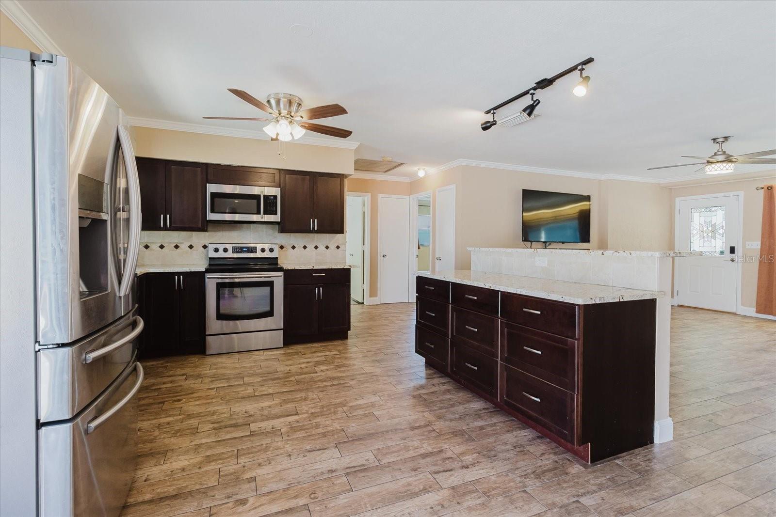7901 42ND ST N, PINELLAS PARK, FL, 33781