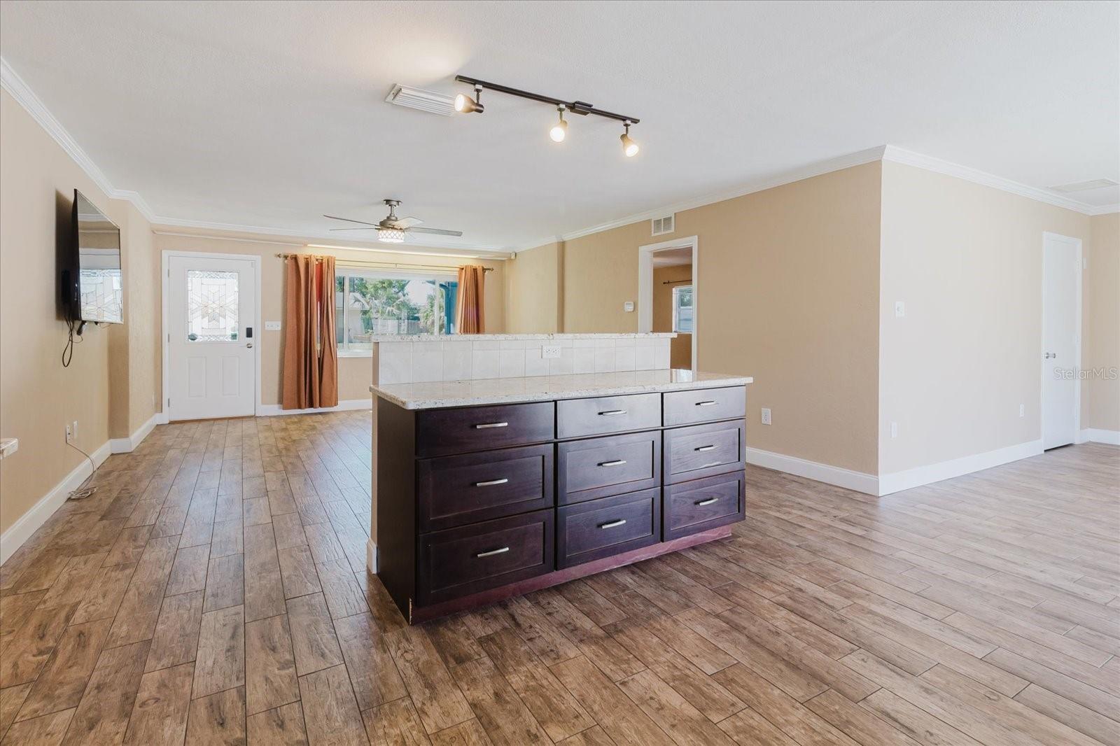 7901 42ND ST N, PINELLAS PARK, FL, 33781