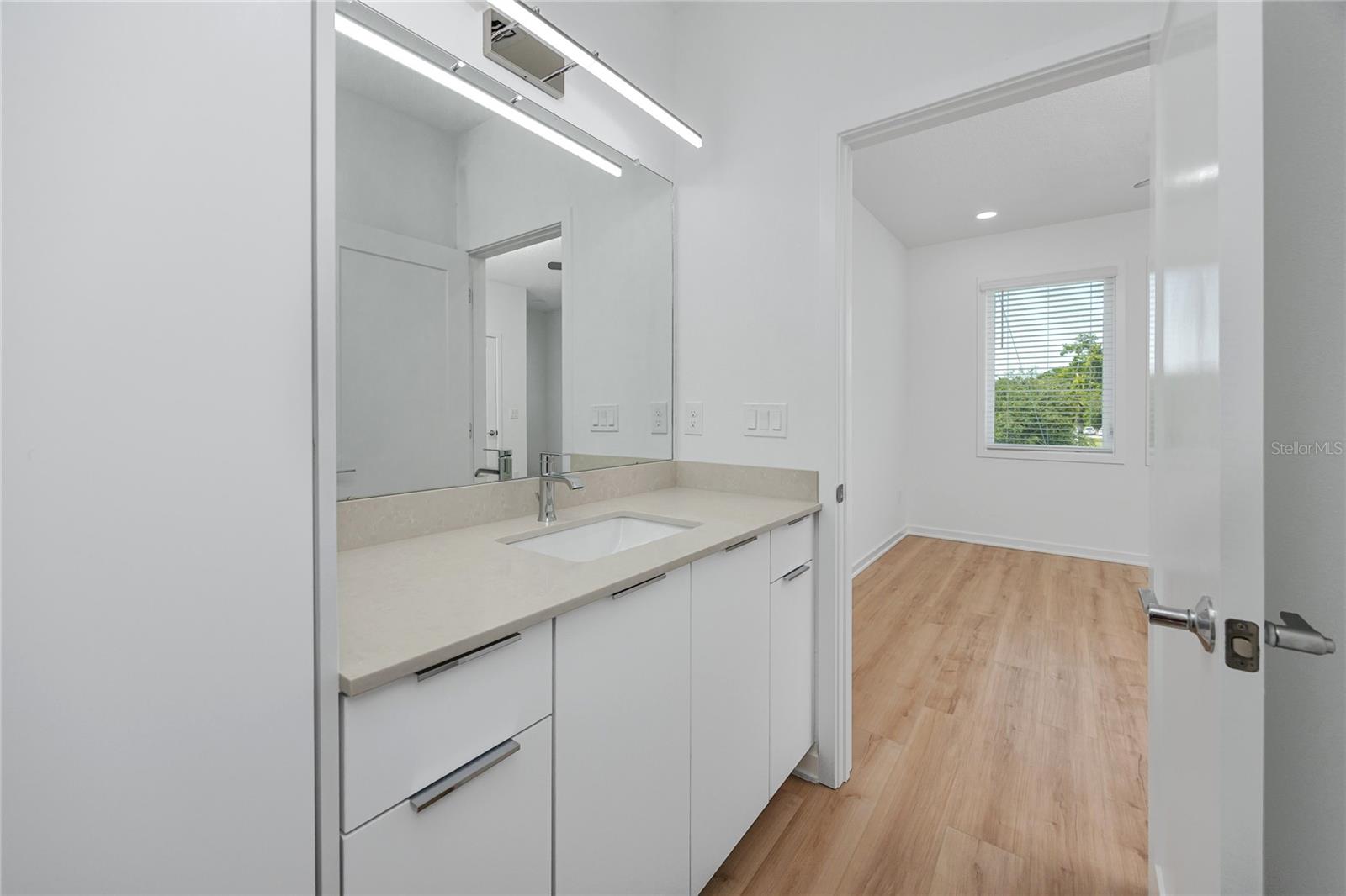 3402 E 28TH AVE #4, TAMPA, FL, 33605
