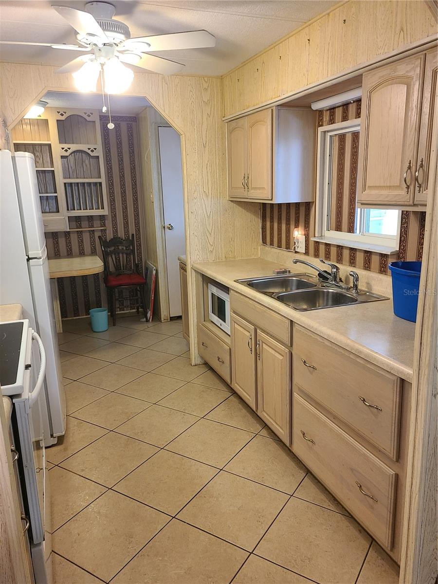 39820 US HIGHWAY 19 N #106, TARPON SPRINGS, FL, 34689