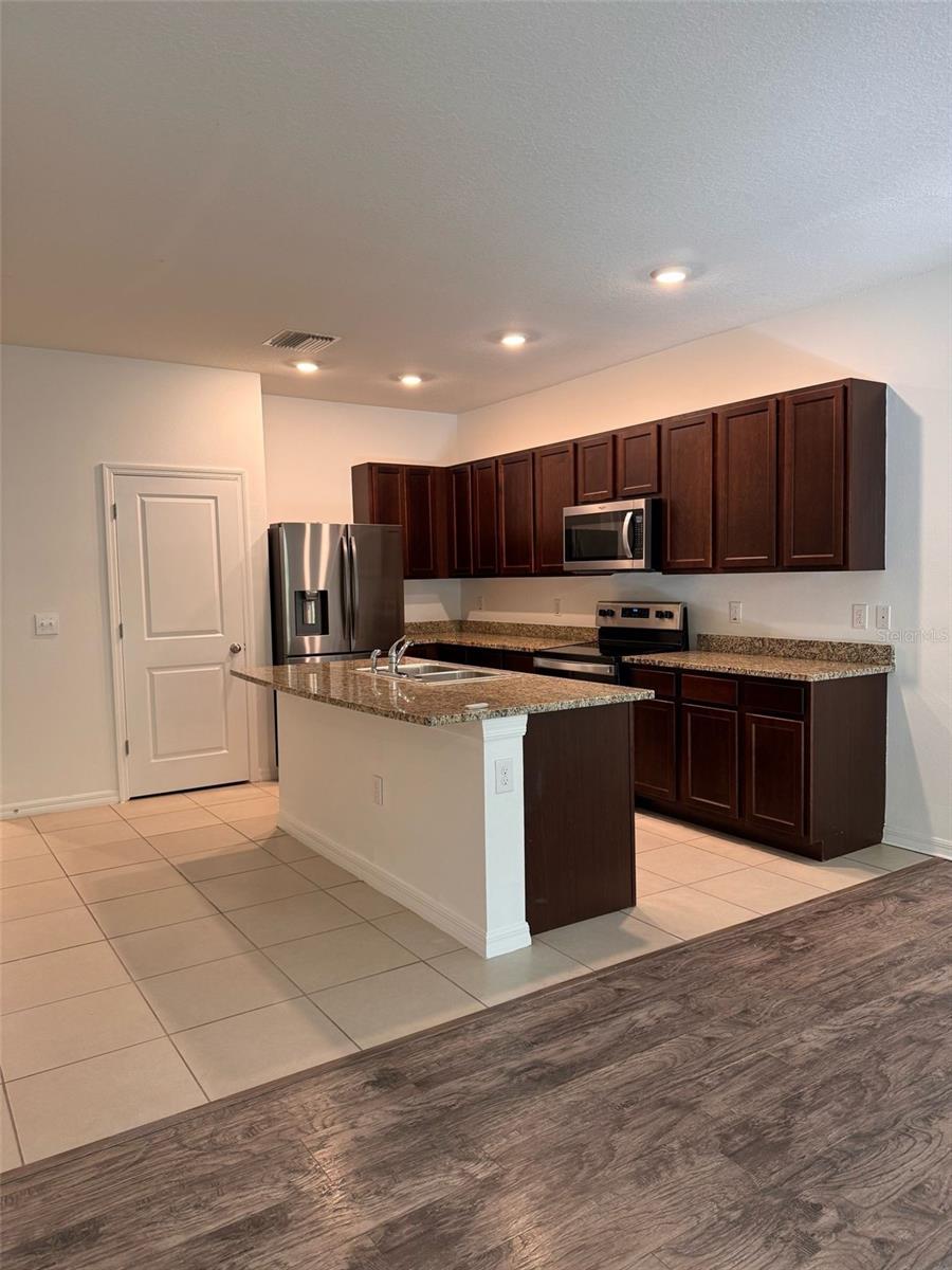 1698 HUBBELL RD, WESLEY CHAPEL, FL, 33543