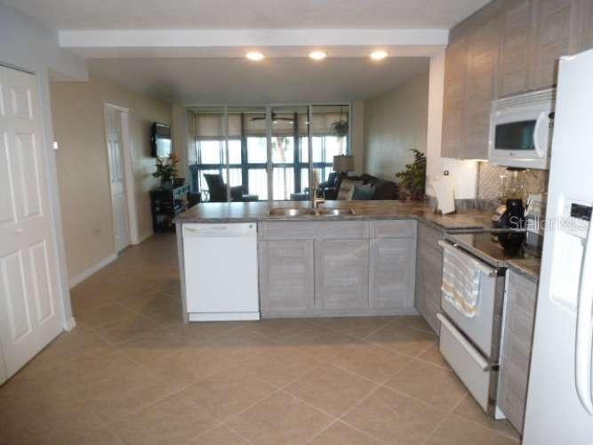 18304 GULF BLVD #210, REDINGTON SHORES, FL, 33708