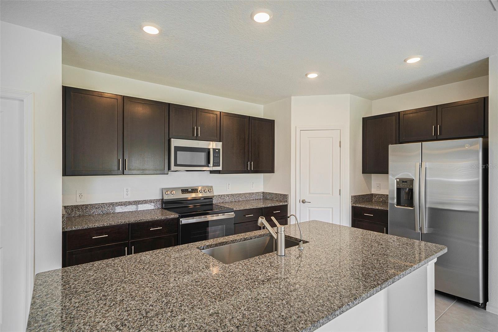 2871 SILVER SCALLOP DR, WIMAUMA, FL, 33598