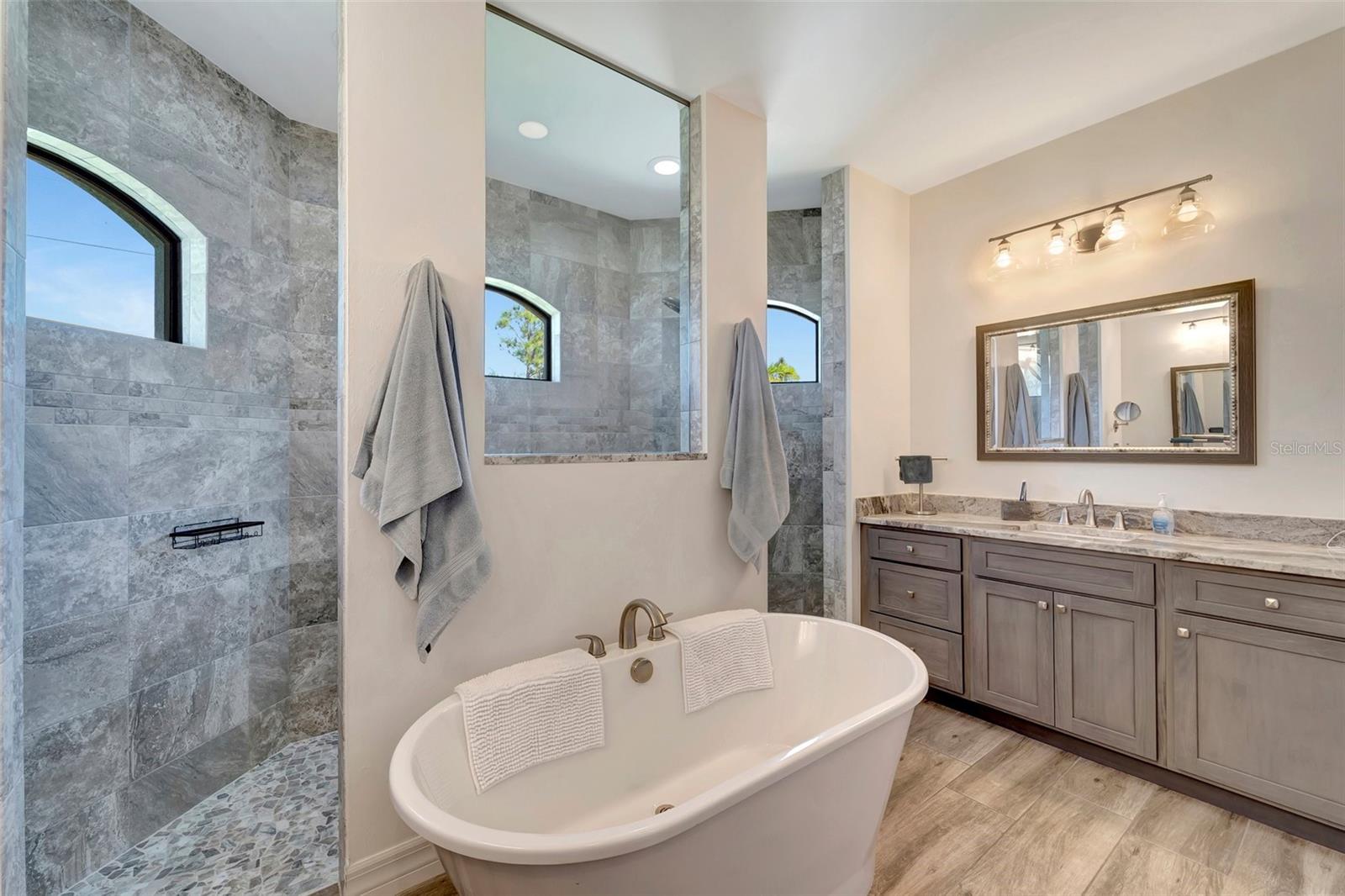 13443 BOABADILLA LN, PORT CHARLOTTE, FL, 33981
