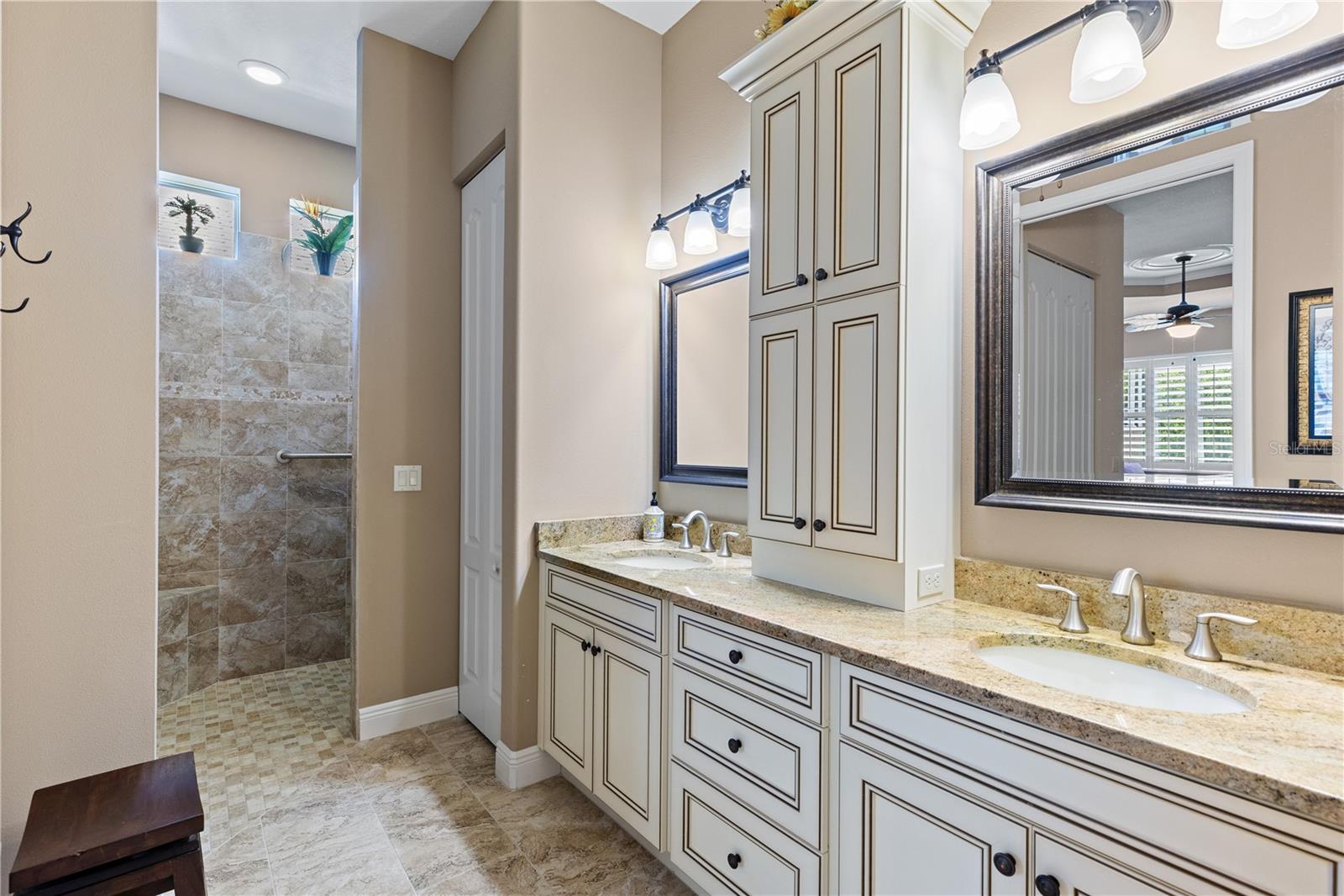 11045 BARNSLEY DR, VENICE, FL, 34293