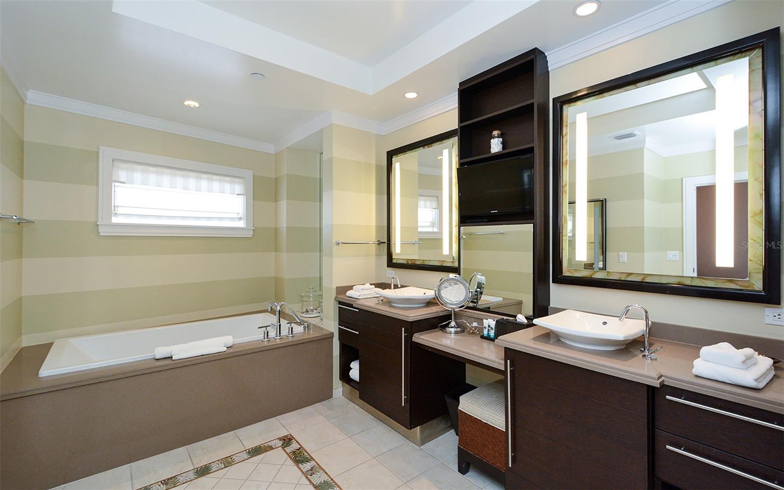 A4645738 Property Photo