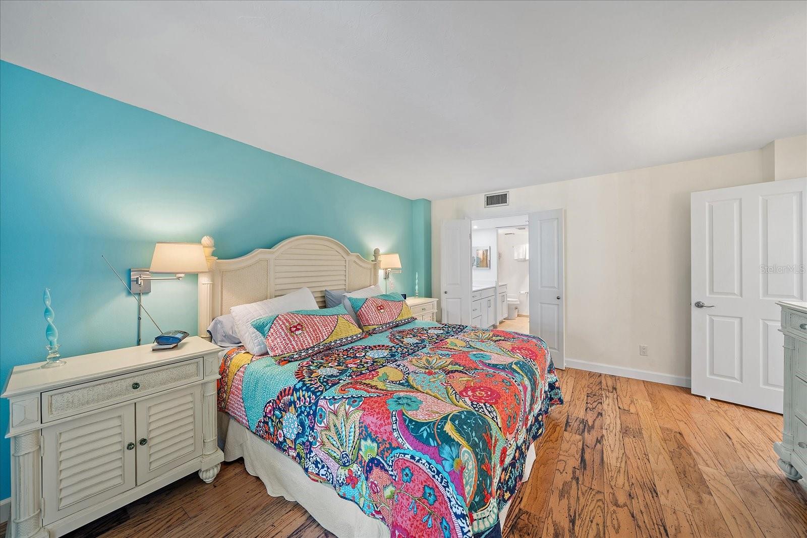 8735 MIDNIGHT PASS RD #306B, SARASOTA, FL, 34242