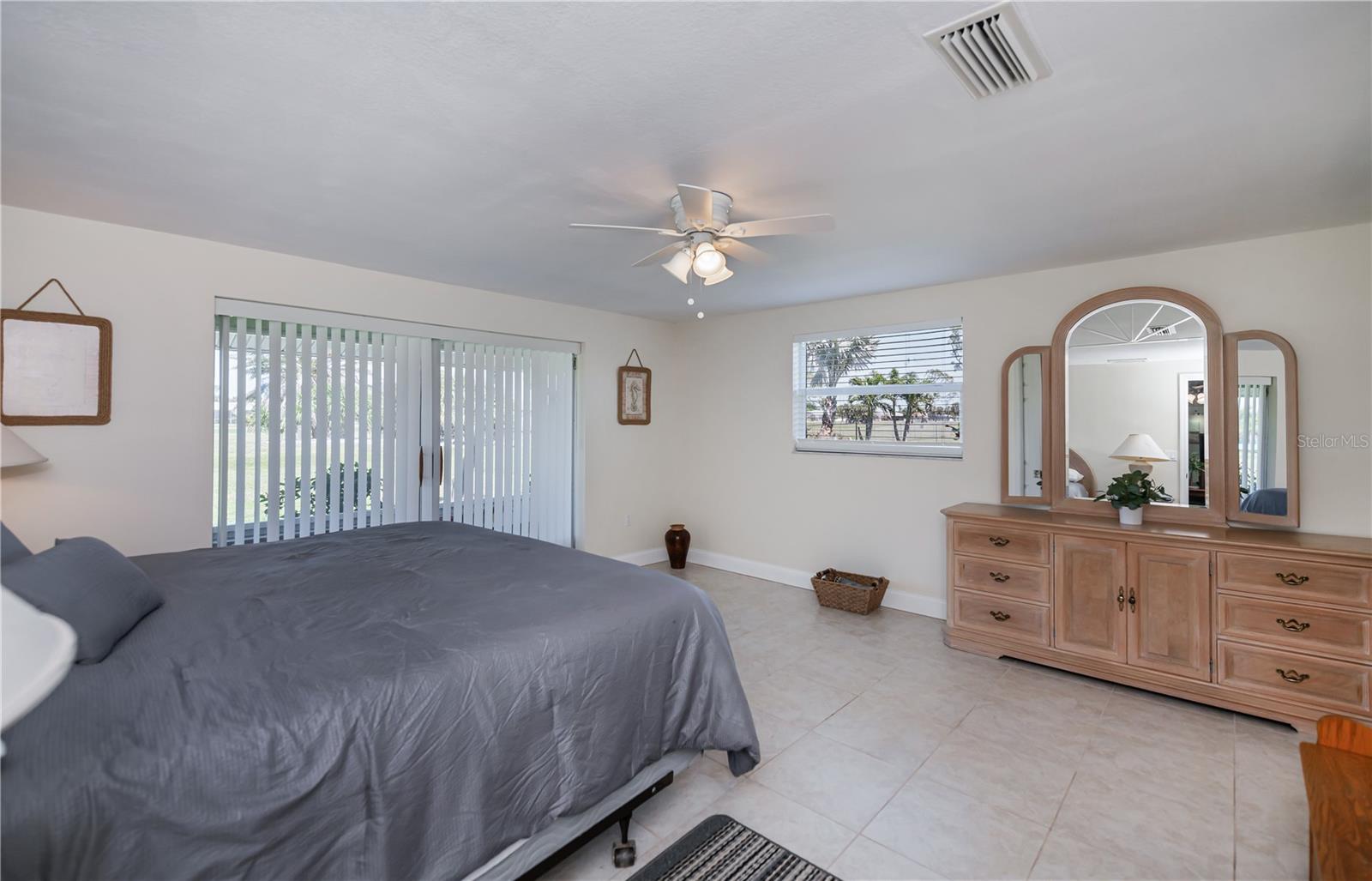62 OAKLAND HILLS PL, ROTONDA WEST, FL, 33947