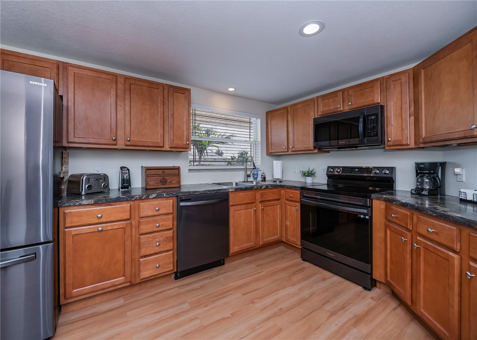 62 OAKLAND HILLS PL, ROTONDA WEST, FL, 33947