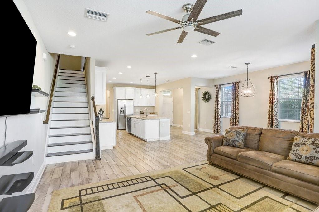 30300 SOUTHWELL LN, WESLEY CHAPEL, FL, 33543