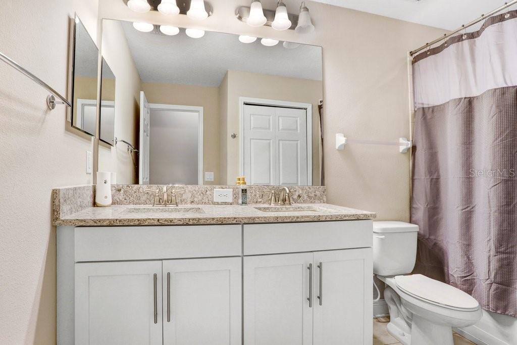 30300 SOUTHWELL LN, WESLEY CHAPEL, FL, 33543