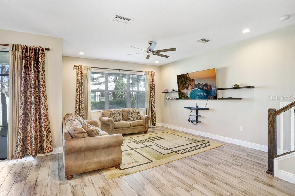 30300 SOUTHWELL LN, WESLEY CHAPEL, FL, 33543