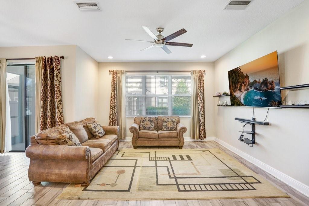 30300 SOUTHWELL LN, WESLEY CHAPEL, FL, 33543