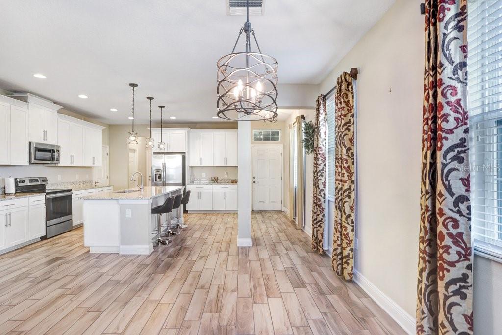 30300 SOUTHWELL LN, WESLEY CHAPEL, FL, 33543