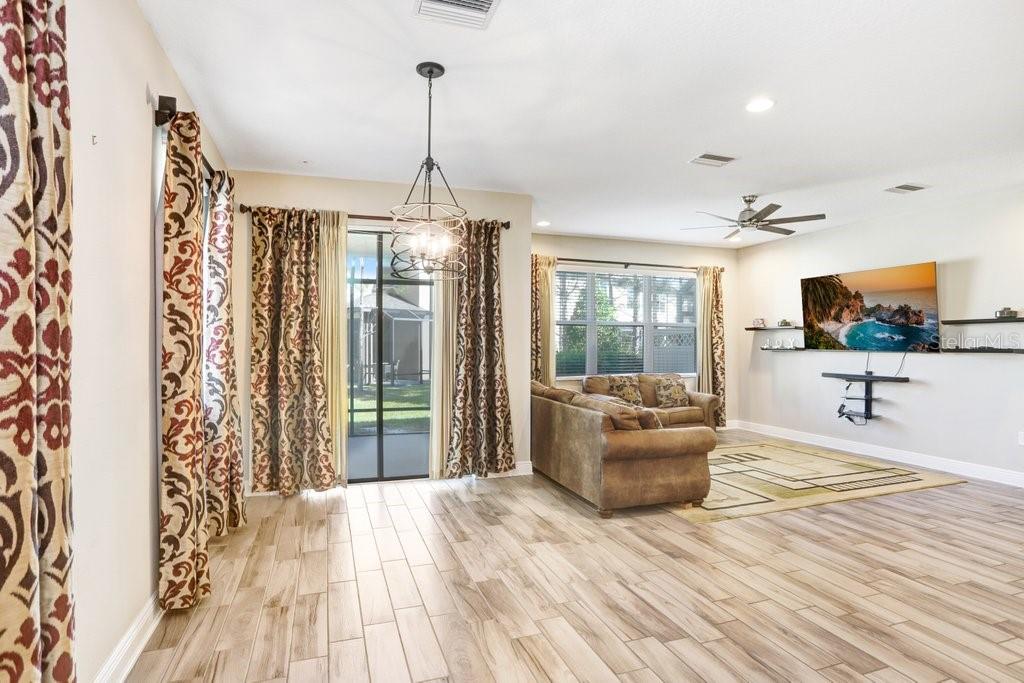 30300 SOUTHWELL LN, WESLEY CHAPEL, FL, 33543